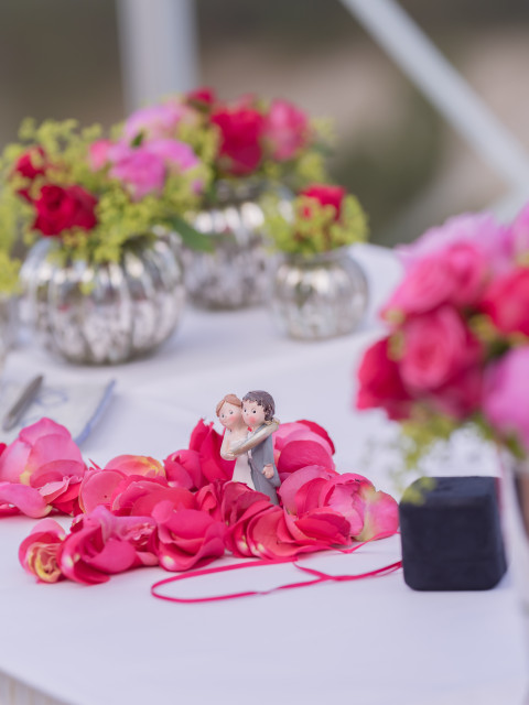 Hochzeitsdekoration mit Rosen im Strandhotel Fischland