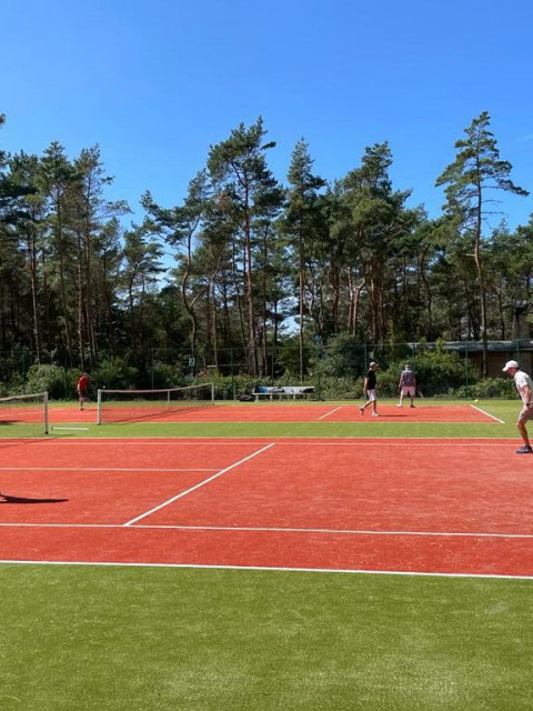 Tennisspiele im Strandhotel Fischland