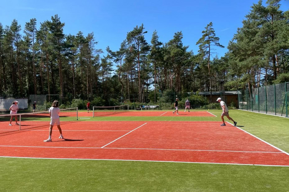 Tennisspiele im Strandhotel Fischland