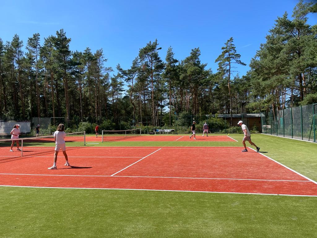 Tennisspiele im Strandhotel Fischland