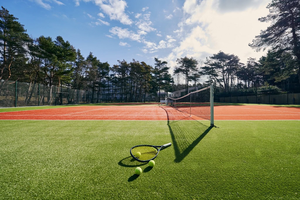 Outdoor-Tennisplätze im Strandhotel Fischland