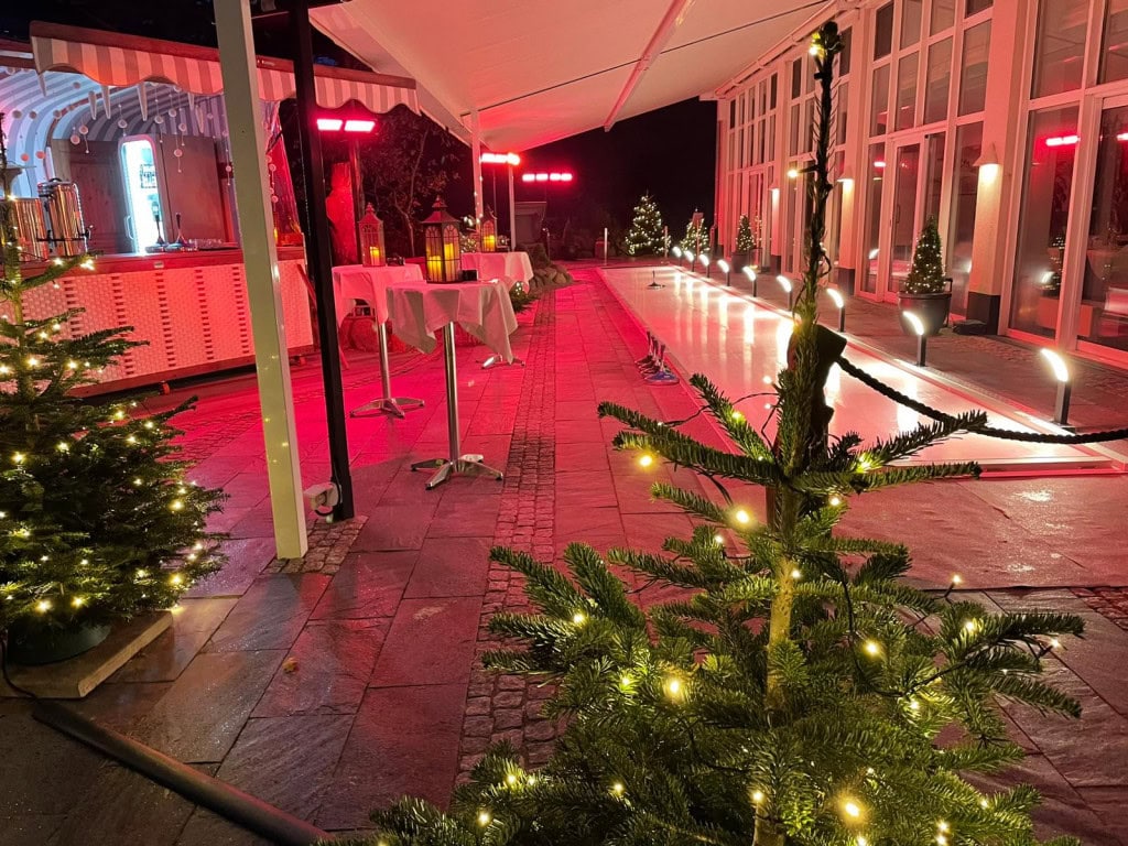 Eisstockbahn bei Fischland on Ice im Strandhotel Fischland