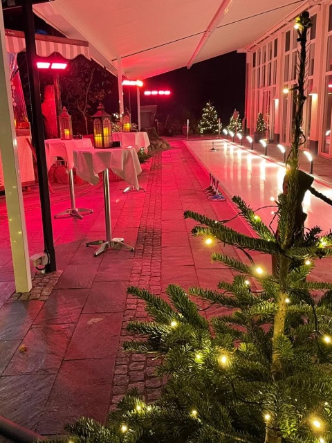 Eisstockbahn bei Fischland on Ice im Strandhotel Fischland