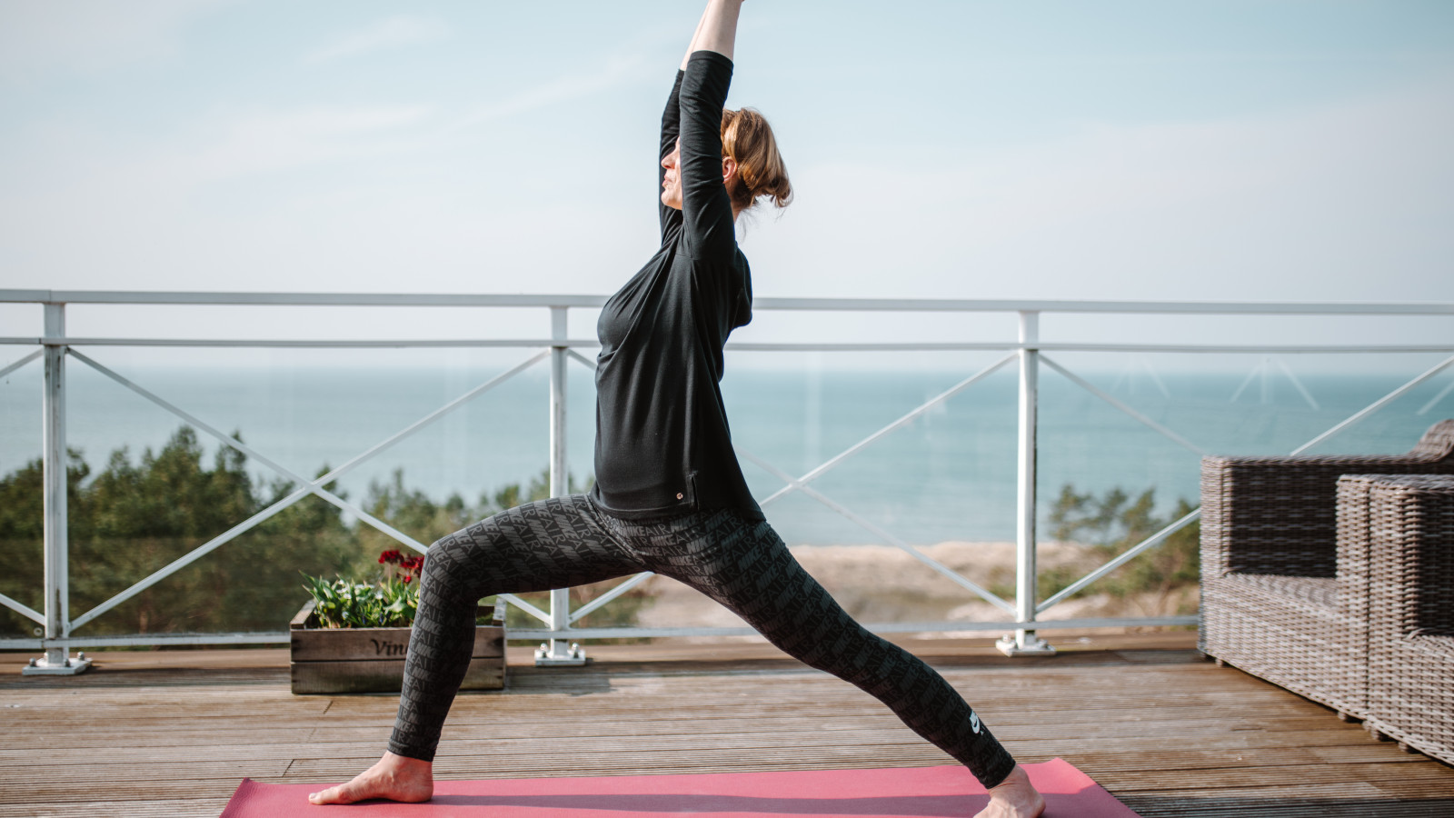 Yoga auf der Dachterrasse im Strandhotel Fischland