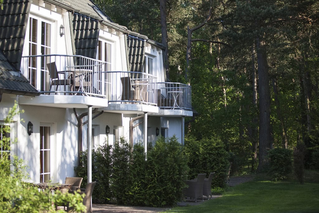 Terrassen der Ferienwohnungen des Strandhotel Fischlands