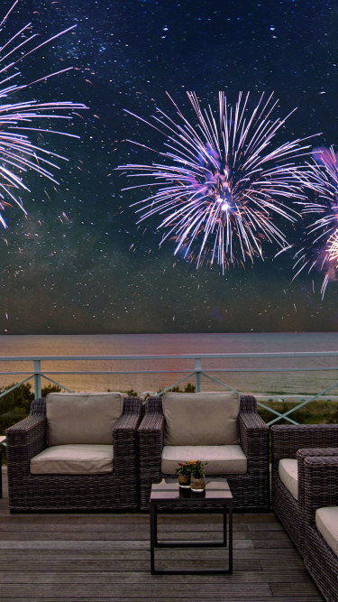 Feuerwerk über der Ostseelounge im Strandhotel Fischland