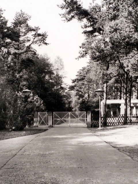 ehemalige Einfahrt zum Strandhotel Fischland