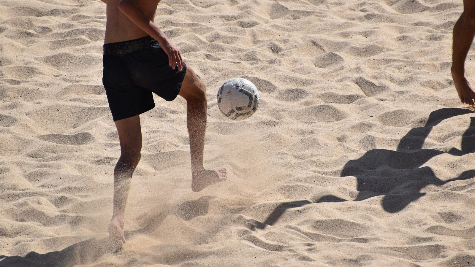 Fußball am Strand im Strandhotel Fischland