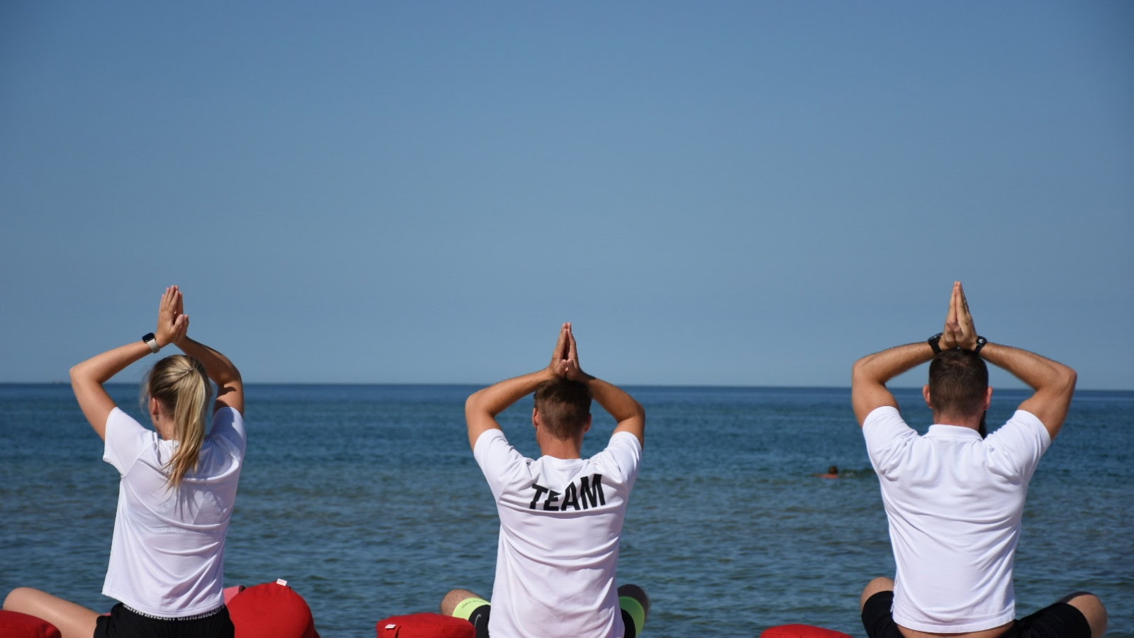 Yogakurs des Strandhotel Fischlands am Strand