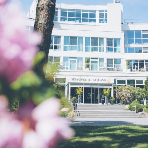Eingang des Strandhotel Fischlands