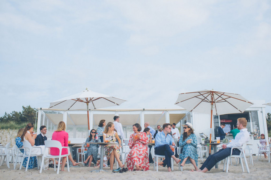 Hochzeitsfeier in der Strandbude des Strandhotel Fischlands