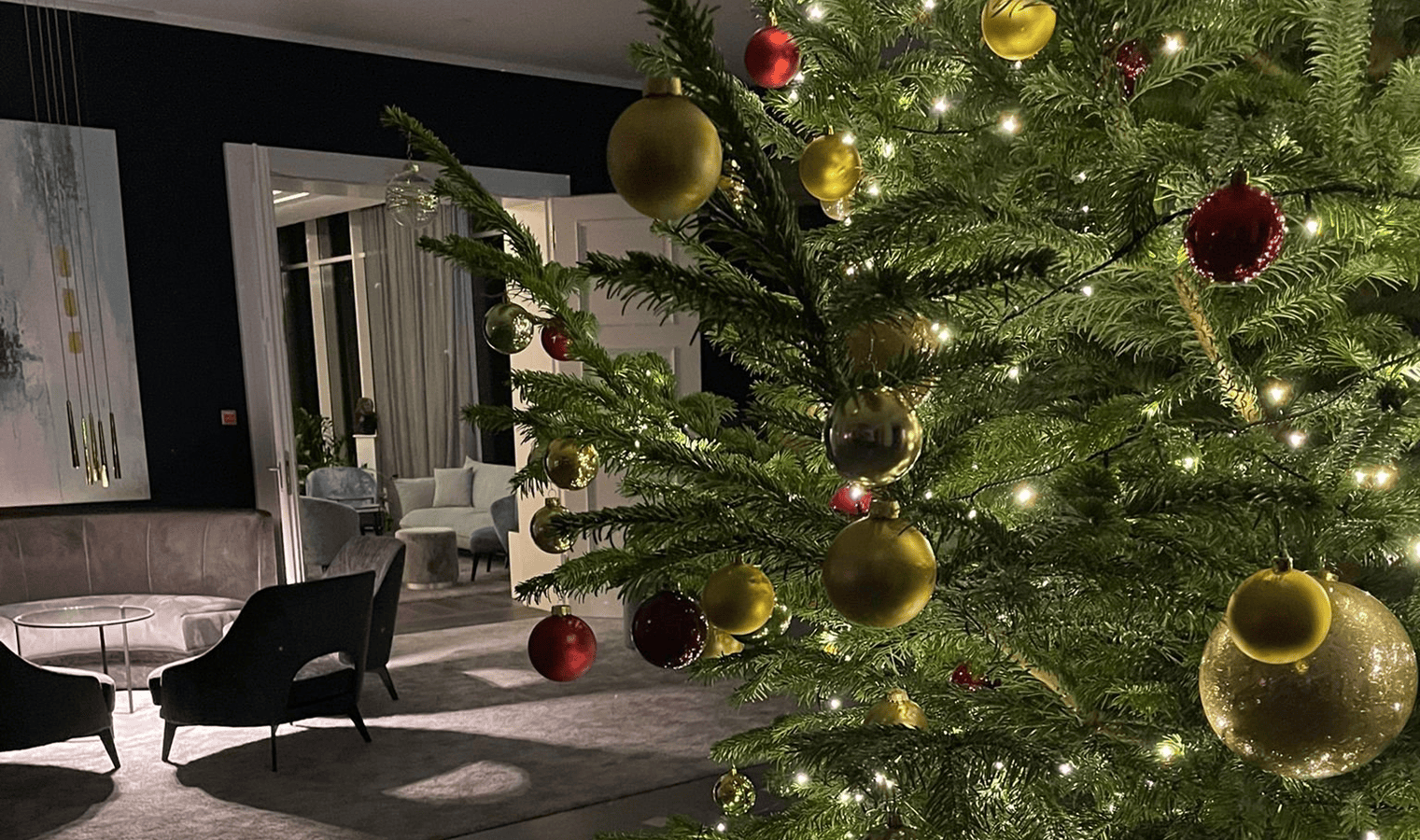 Weihnachtsbaum im Strandhotel Fischland