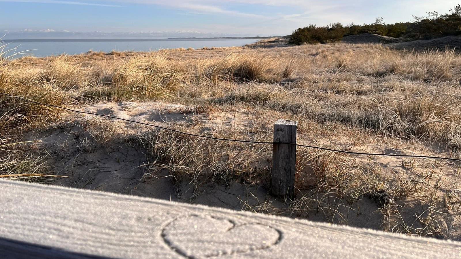 Dünen und Ostsee beim Strandhotel Fischland