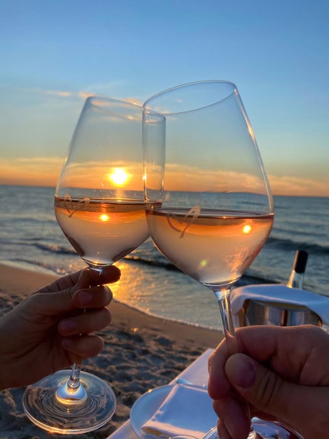 Wein am Strand im Strandhotel Fischland