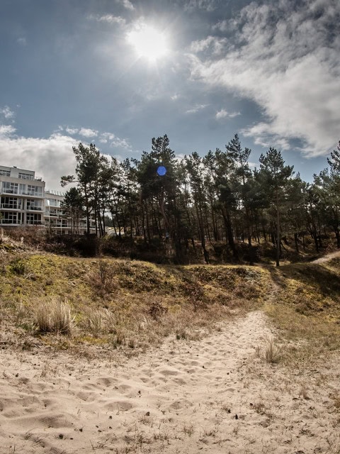 Außenansicht der Seeseite des Strandhotel Fischlands