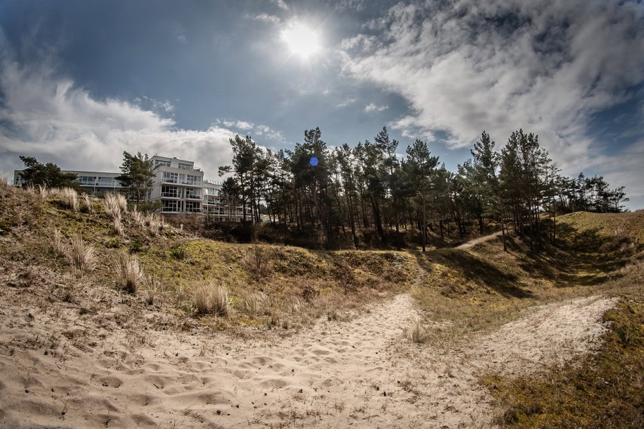 Außenansicht der Seeseite des Strandhotel Fischlands
