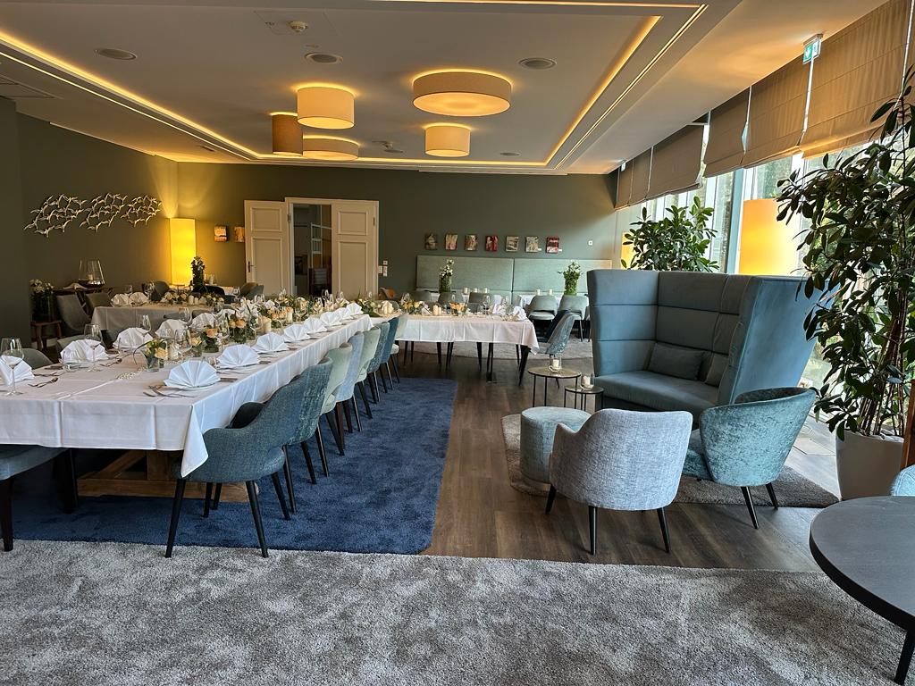 Wohnzimmer im Strandhotel Fischland - perfekt für Tagungen, Familienfeiern und Treffen mit den Kollegen