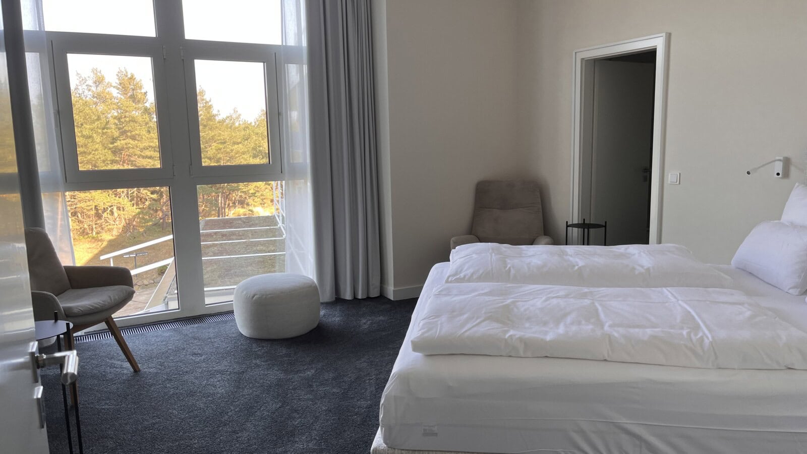 zweites Zimmer in der Suite mit eigenem Bad